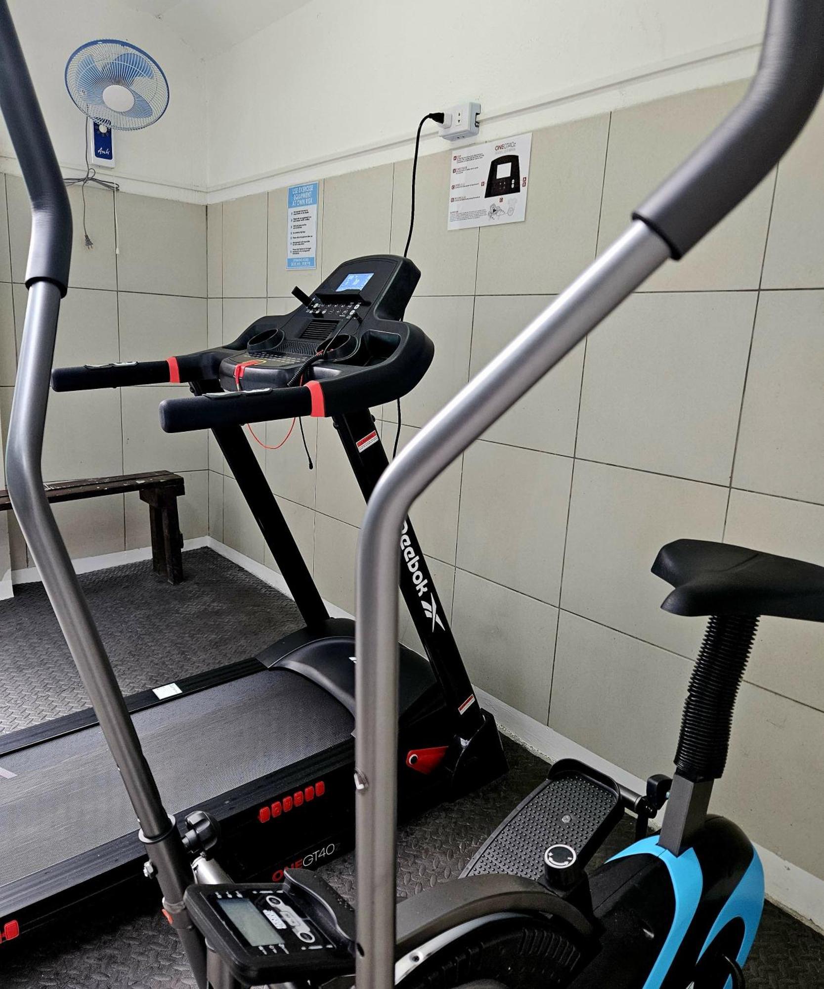 Monchere Dormitory マニラ市 エクステリア 写真