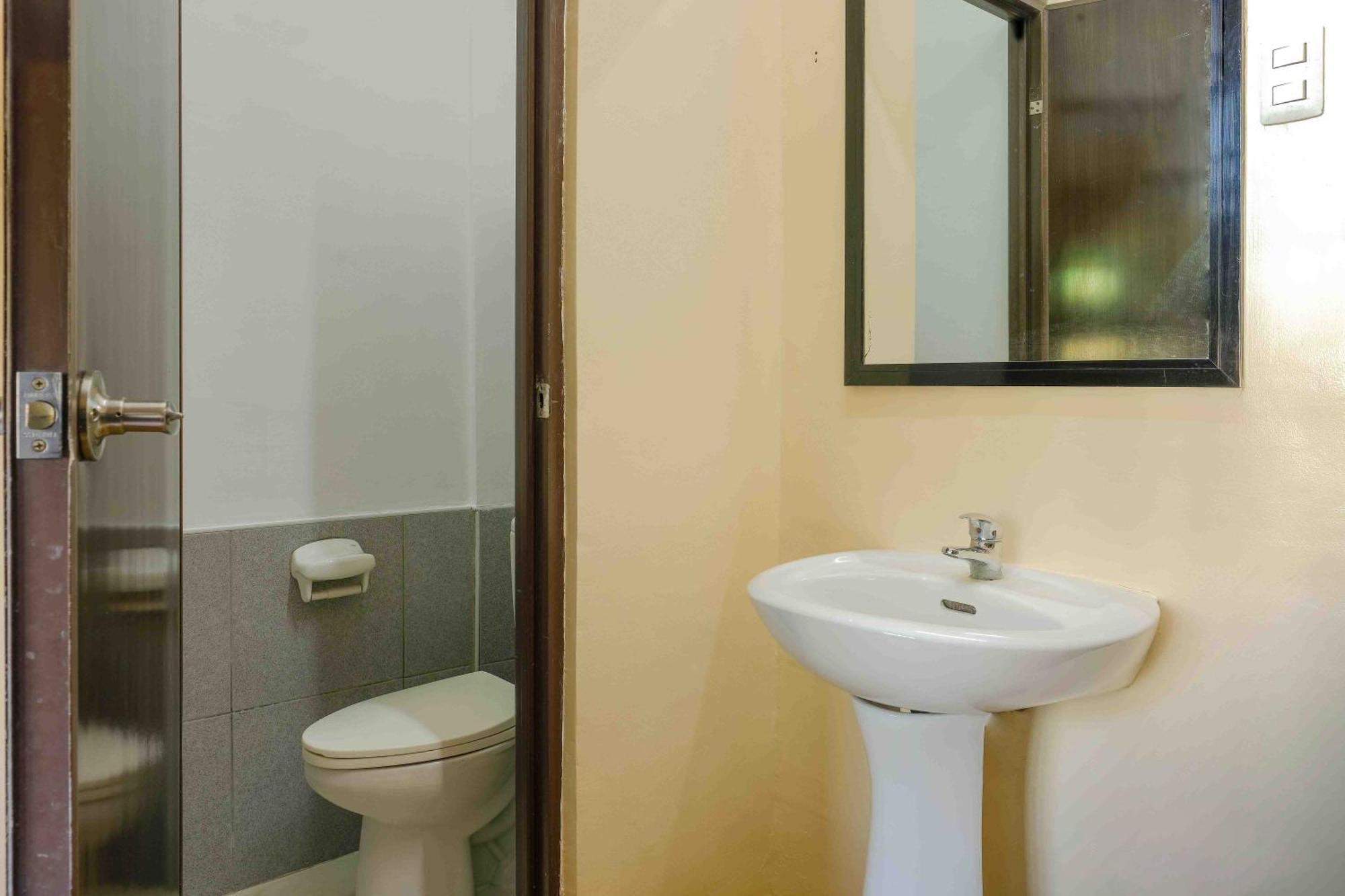 Monchere Dormitory マニラ市 エクステリア 写真